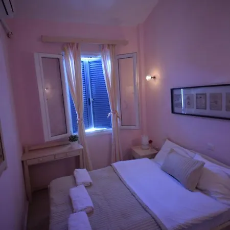 Flora Maisonette 2 *