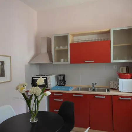 Apartament Flora Maisonette 2 *